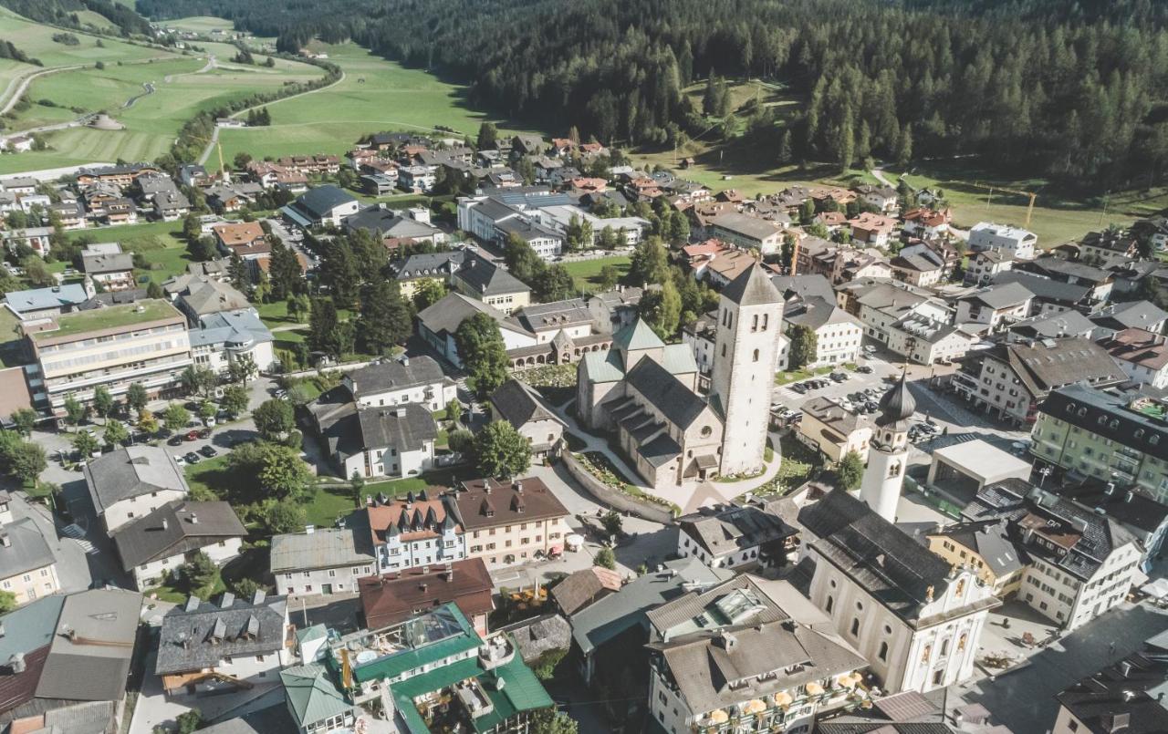 Hotel Villa Waldheim San Candido Kültér fotó