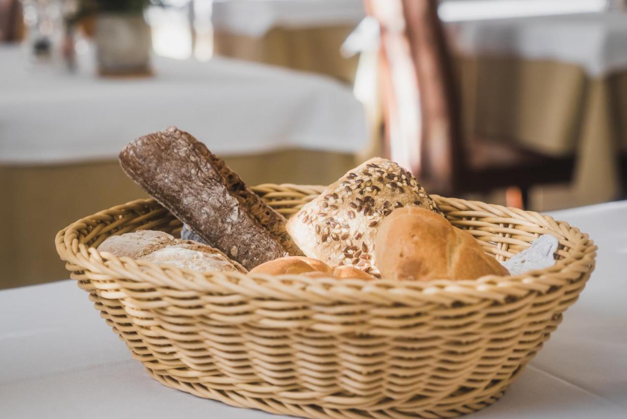Hotel Villa Waldheim San Candido Kültér fotó