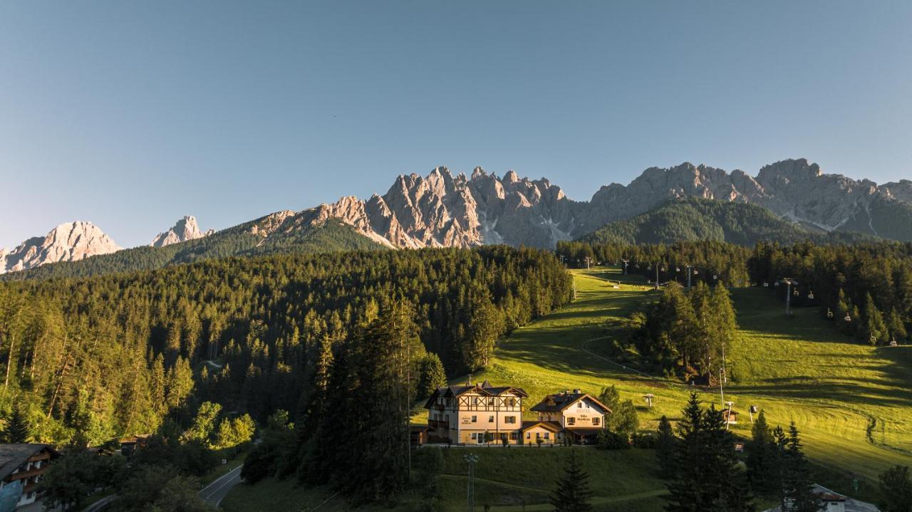 Hotel Villa Waldheim San Candido Kültér fotó
