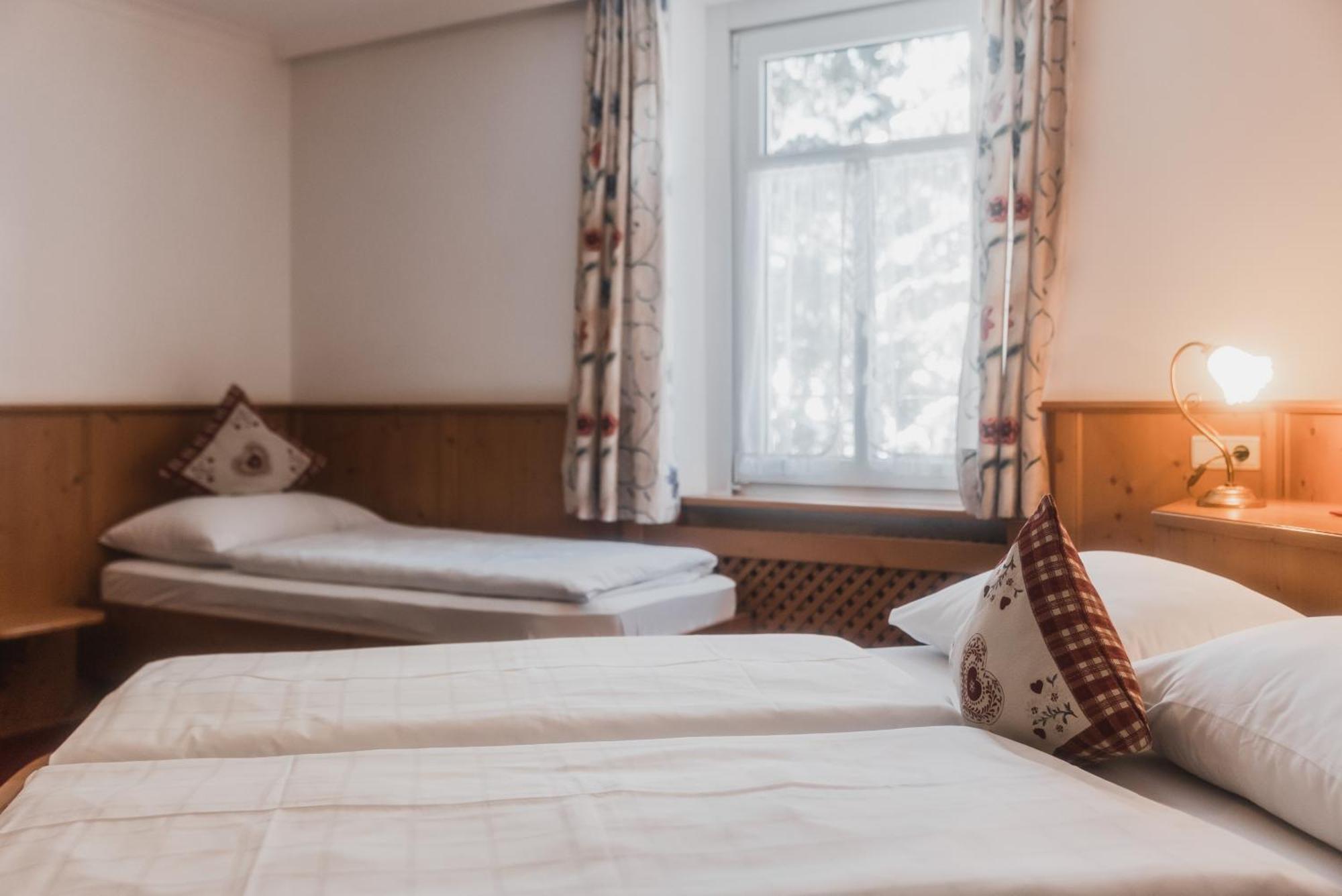 Hotel Villa Waldheim San Candido Szoba fotó